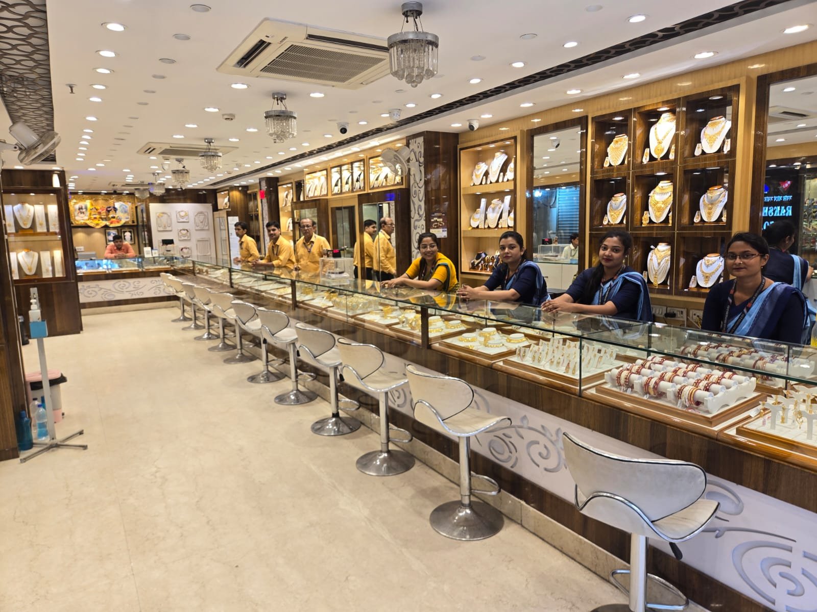 Bridal Jewellery Display - Dhar Brothers & Co.